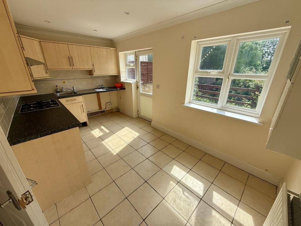 Lot: 157 - TERRACE OF VACANT TOWN HOUSES - 8 Prospect Avenue kitchen